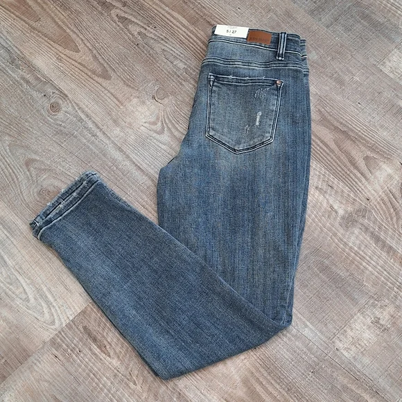 JUDY BLUE boyfriend fit 5/27 - Picture 3 of 5